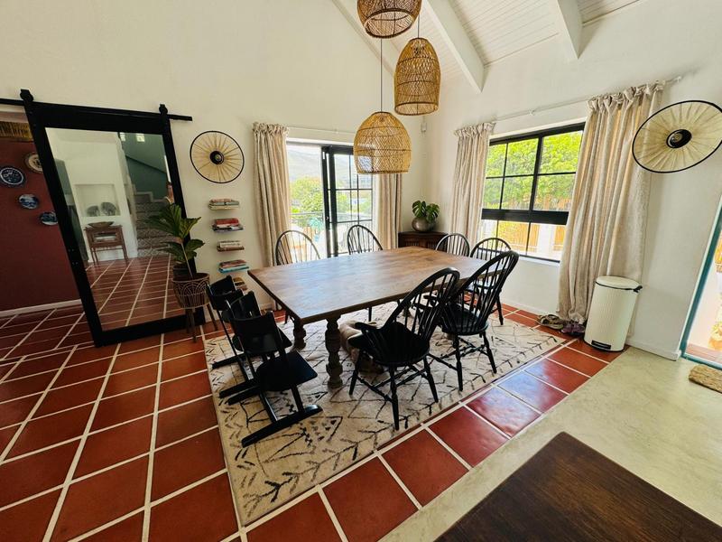 To Let 5 Bedroom Property for Rent in Sandbaai Western Cape